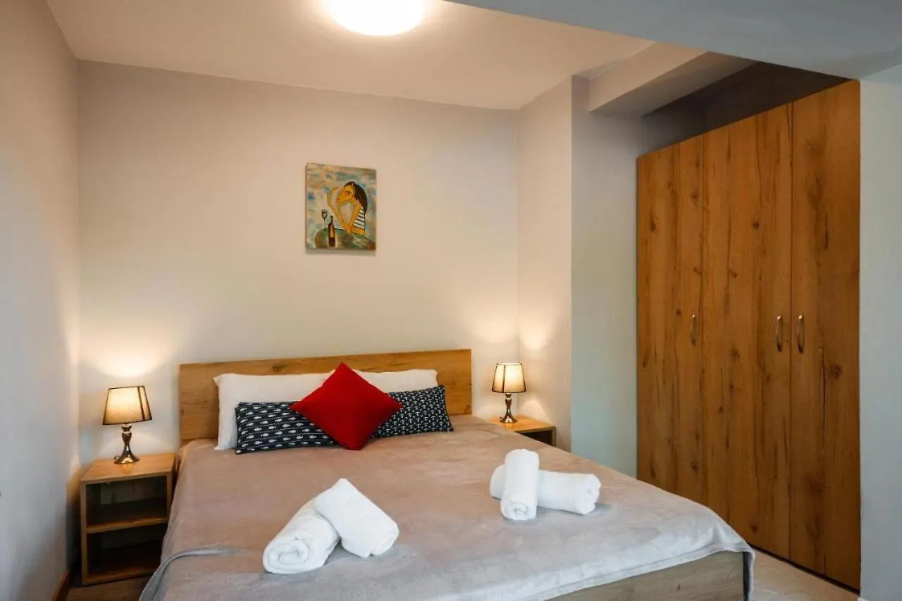 Cozy Apartment Green Terrace, Mrenicov contacts